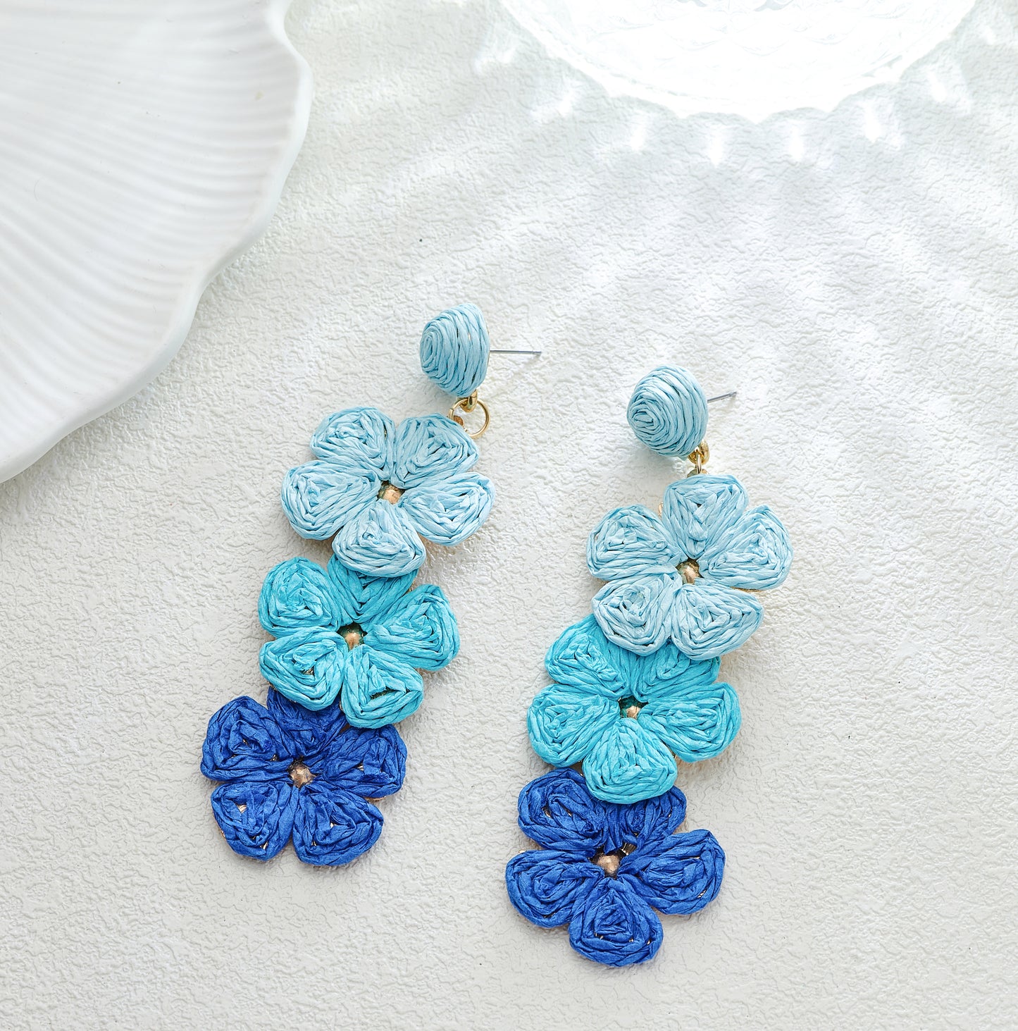 Summer Raffia Flower Earrings, Raffia Straw Wrapped Gradient Ramp Floral Statement Spring Beach Rattan Handmade Earring for Women, Boho Dangle Jewelry Gift - White/Pink/Blue