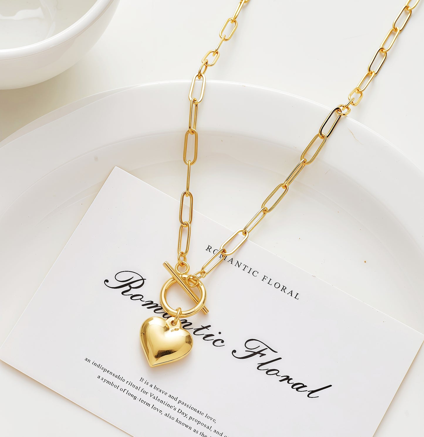 YEATMUE Heart Necklace for Women 14K Gold Plated Trendy Heart Choker Lover Pendant Hypoallergenic Fashion Gold Necklace for Women Love Jewelry Gift for Women
